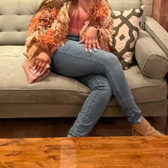 High-rise skinny jeans - Picture 4 of 9